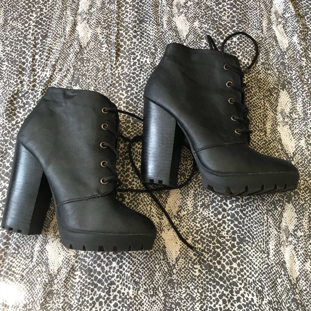 High heel boots